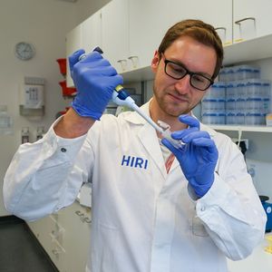 How to join HIRI: Picture and link to a feature on one of our PhD students