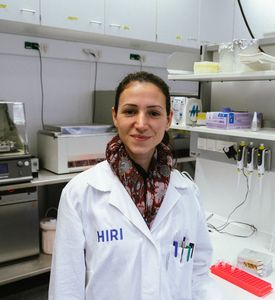 How to join HIRI: Picture and link to a feature on one of our PhD students
