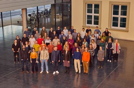 Working at HIRI: More than 100 employees from over 20 nations: at HIRI, people of different genders, ages, cultures, and disciplines work closely together.